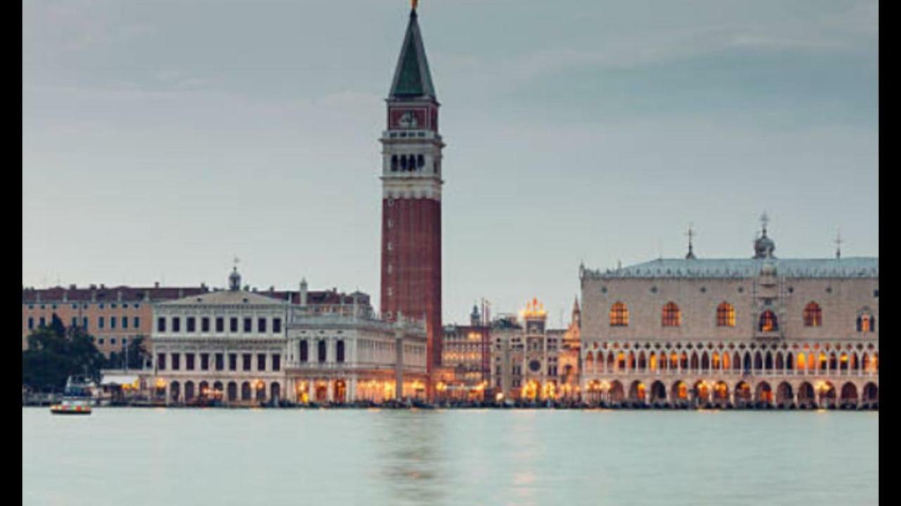 Venezia Suite Apartment Mira Bagian luar foto